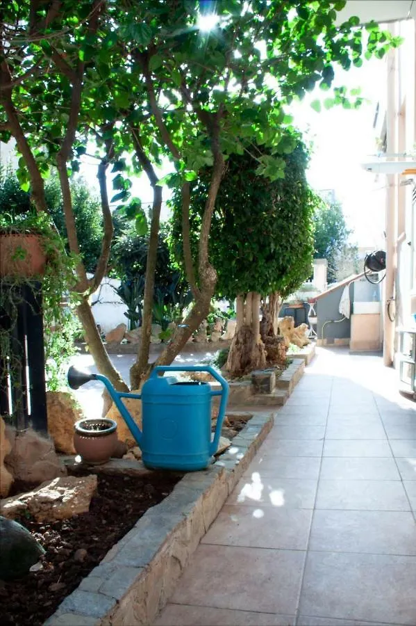 לינה וארוחת בוקר אלגהרו B&B Lety